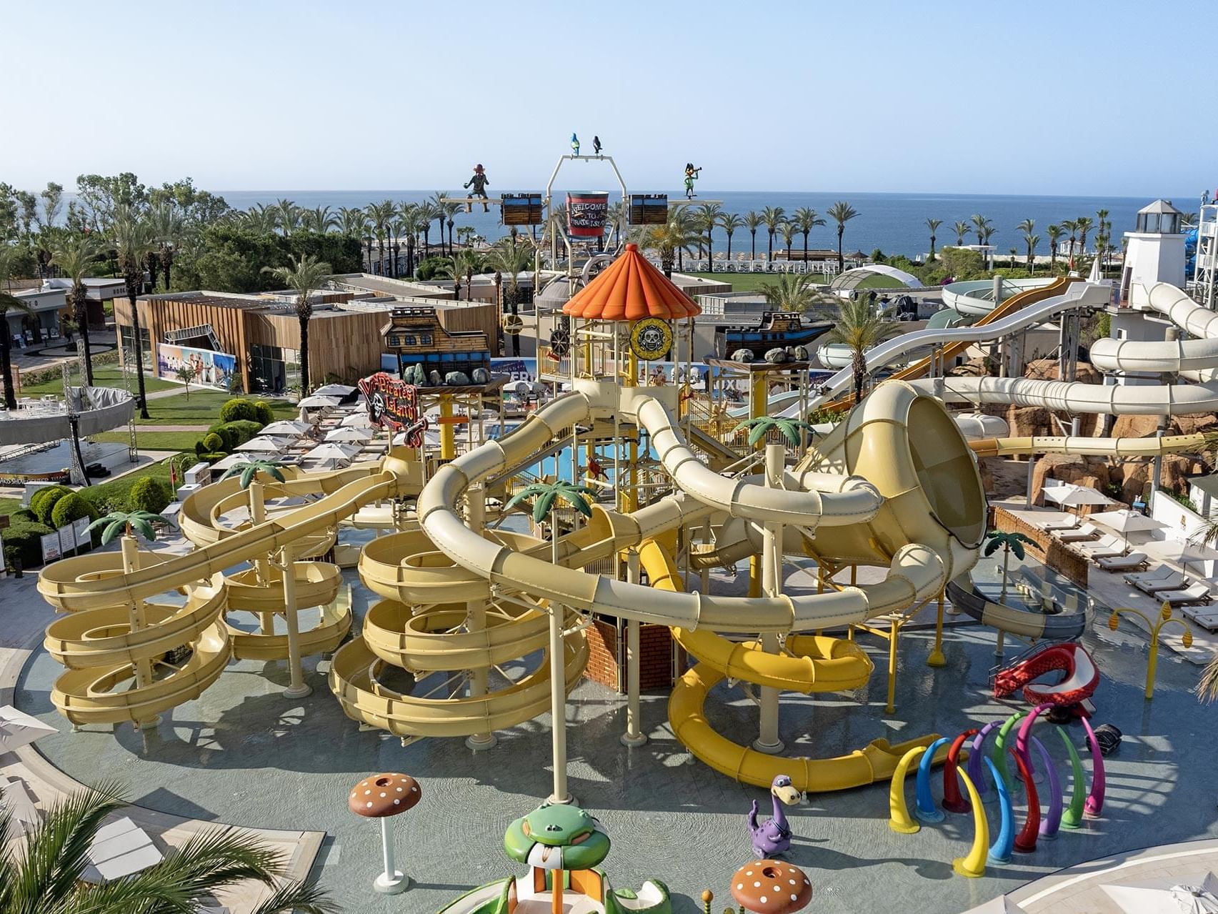 220-titanic-deluxe-lara-aquapark_standard