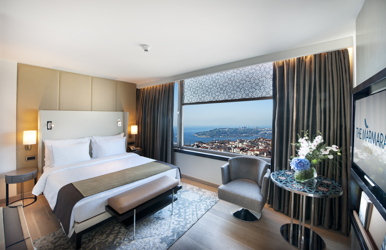 Corner Bosphorus View2