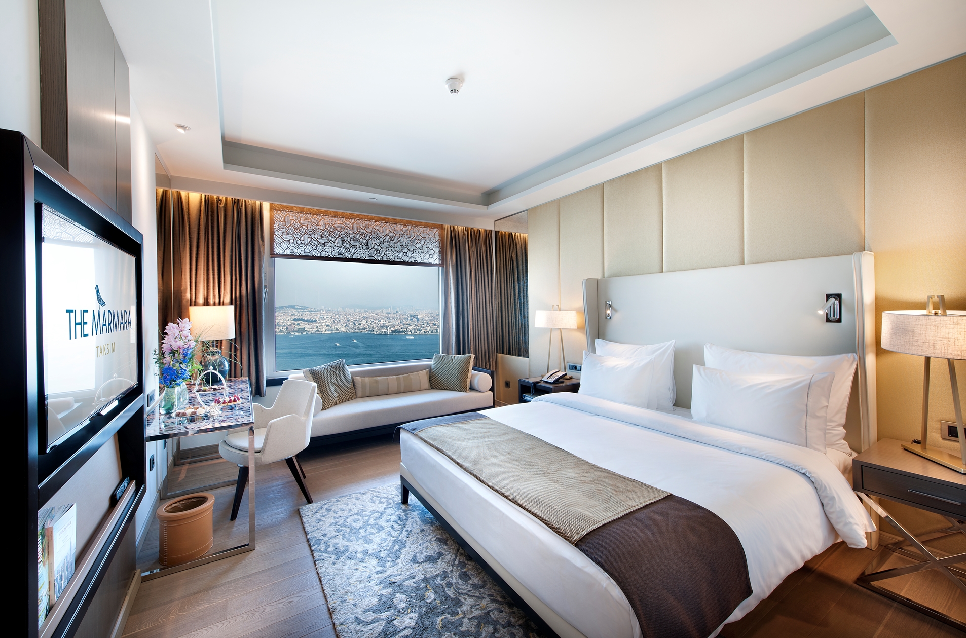 Deluxe Bosphorus View1